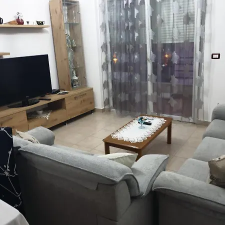 Ajsi Apartament Vlorë